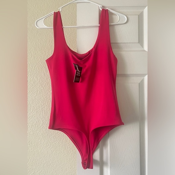 Express hot pink tank bodysuit - Picture 2 of 5